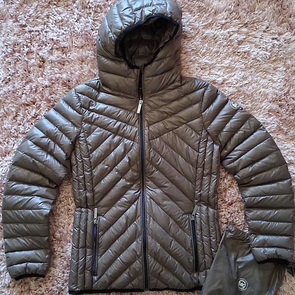 Michael Kors Brown Packable Hooded Puffer Jacket. Never Worn.